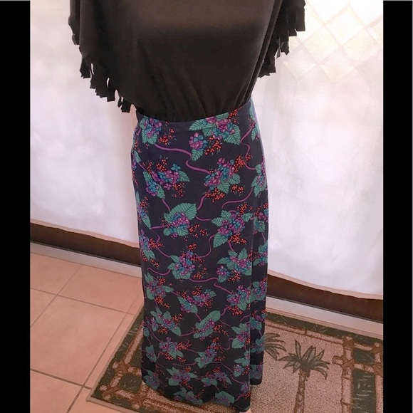 Swimsuit Coverup wrap with purple & green leaf design - Picture 3 of 6